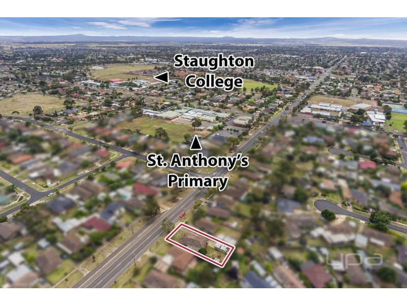 82 Exford Road, Melton South VIC 3338