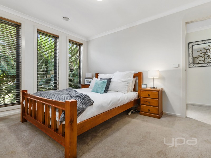 13 Gautam Grove, Melton West VIC 3337