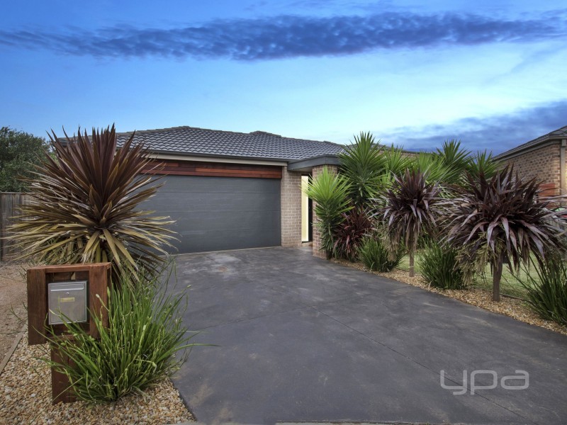 13 Gautam Grove, Melton West VIC 3337