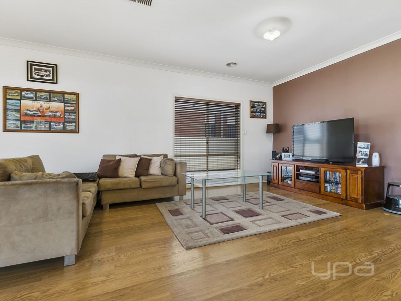 12 Ridgeway, Melton West VIC 3337