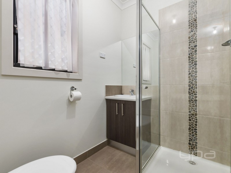 23 Silverleaf Drive, Melton VIC 3337