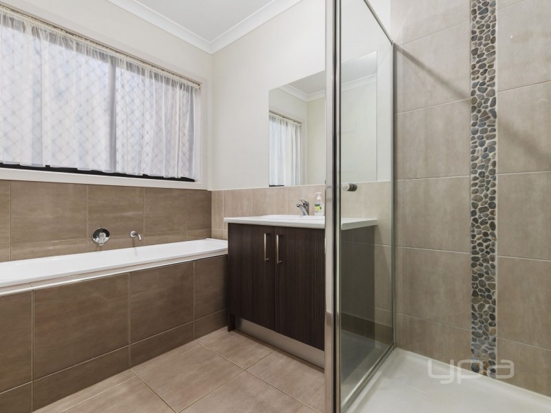 23 Silverleaf Drive, Melton VIC 3337