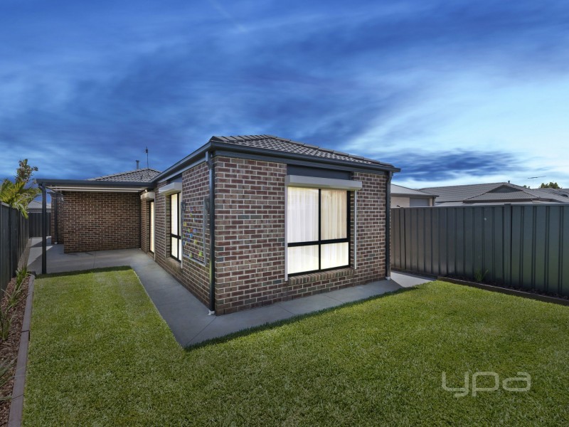 23 Silverleaf Drive, Melton VIC 3337