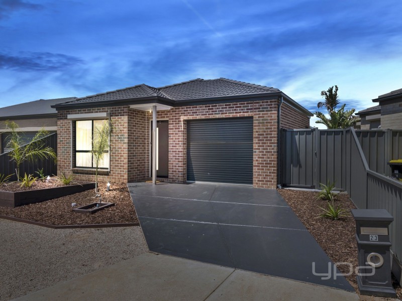 23 Silverleaf Drive, Melton VIC 3337