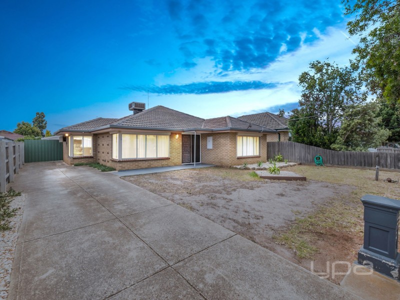 12 Second Avenue, Melton South VIC 3338
