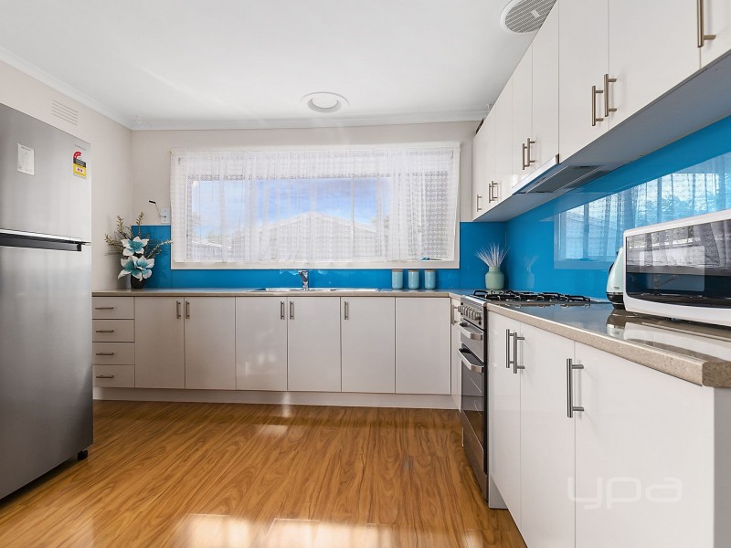 12 Second Avenue, Melton South VIC 3338