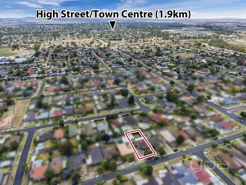 12 Second Avenue, Melton South VIC 3338