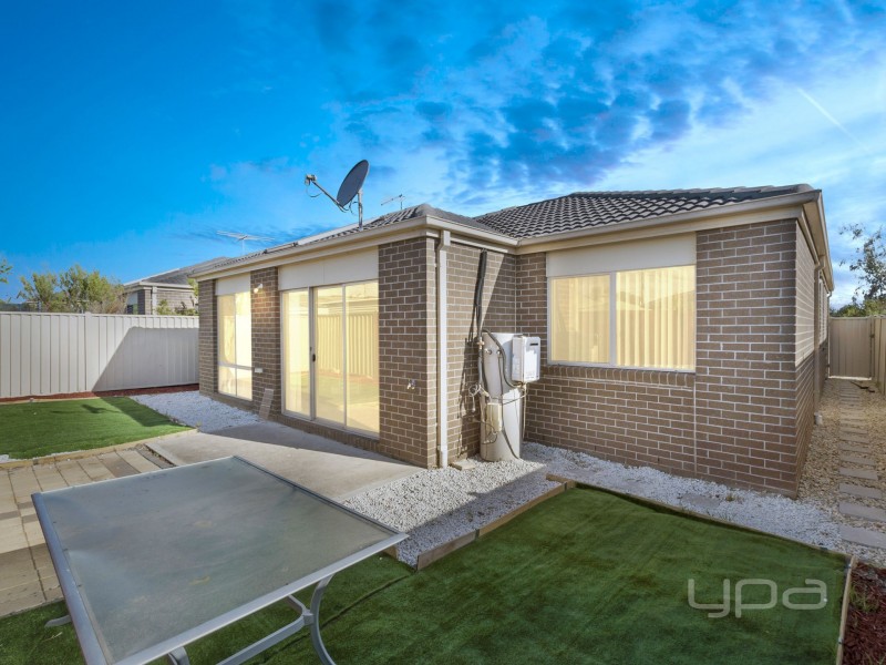 14/3 Austin Place, Melton South VIC 3338