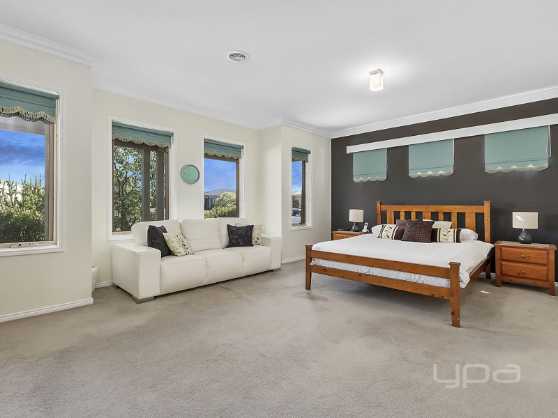 1 Glenfield Avenue, Melton West VIC 3337