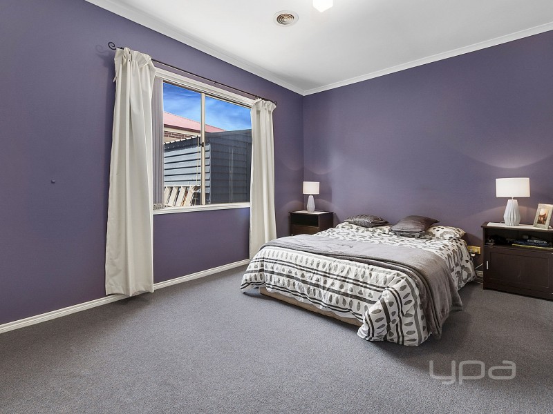 1 Glenfield Avenue, Melton West VIC 3337