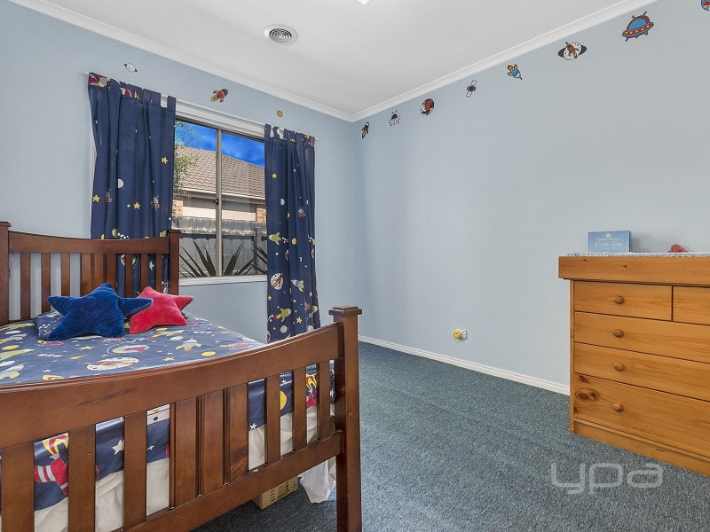 1 Glenfield Avenue, Melton West VIC 3337