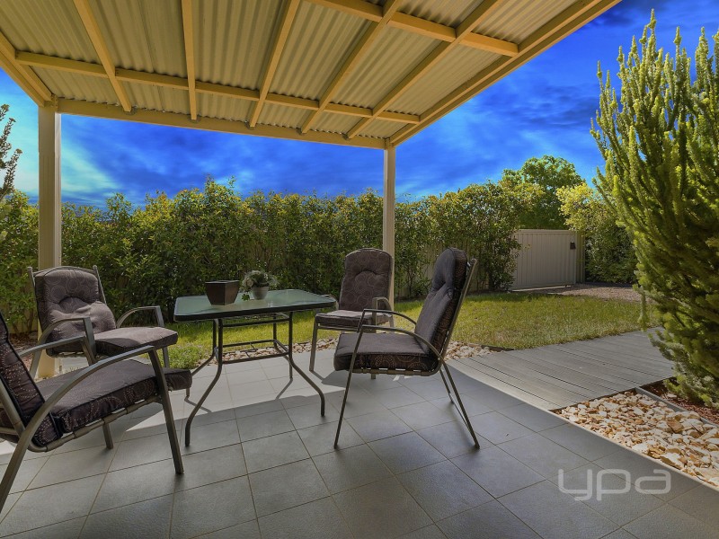 1 Glenfield Avenue, Melton West VIC 3337