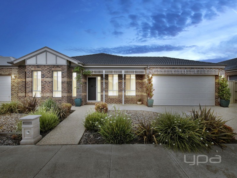 18 Chanticleer Avenue, Melton West VIC 3337