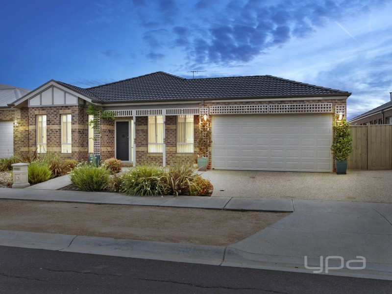 18 Chanticleer Avenue, Melton West VIC 3337