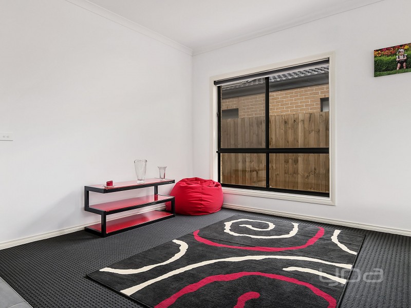 35 Norwood Avenue, Melton South VIC 3338