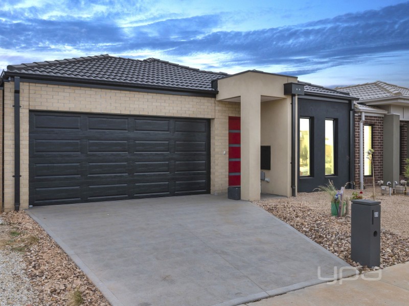 35 Norwood Avenue, Melton South VIC 3338