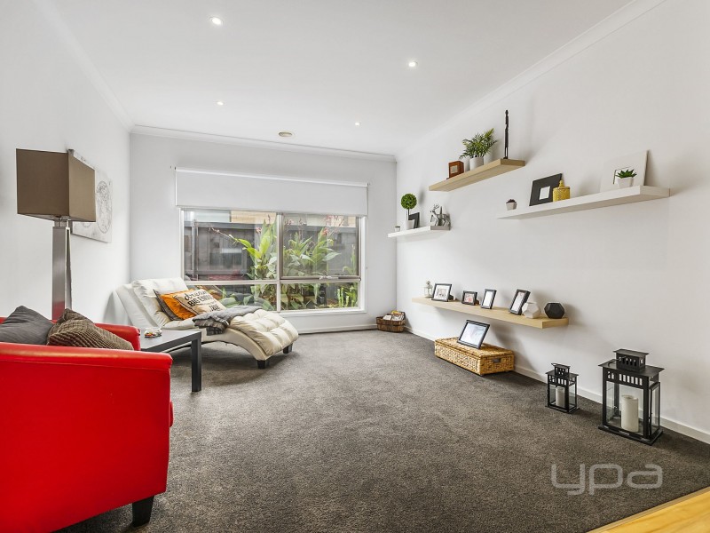 4 Foyle Crescent, Melton South VIC 3338