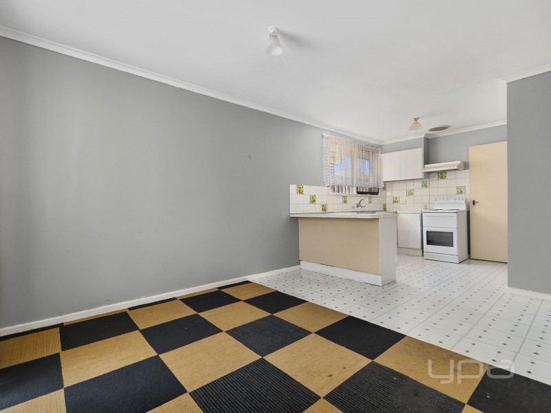 12 Irving Road, Melton VIC 3337