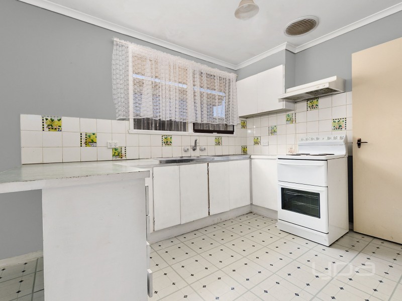 12 Irving Road, Melton VIC 3337