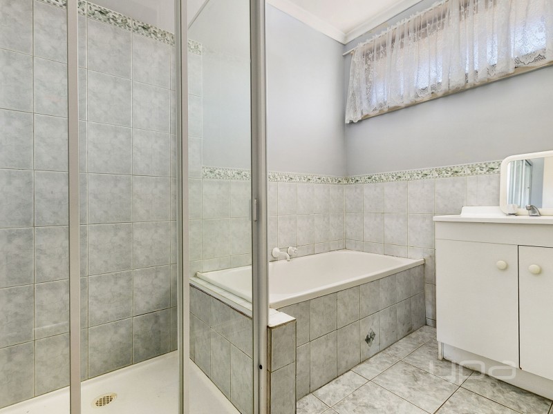 12 Irving Road, Melton VIC 3337