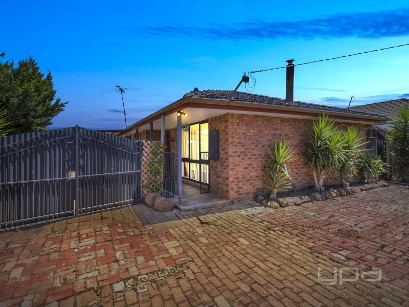 41 Leonid Drive, Rockbank VIC 3335