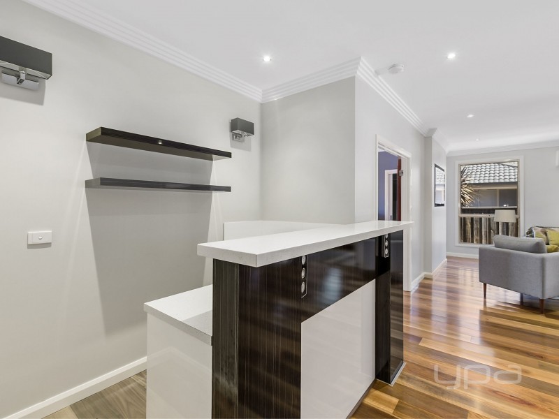 19 Desert Gum Way, Brookfield VIC 3338