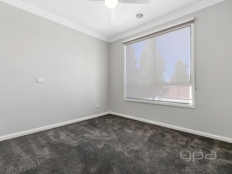 19 Desert Gum Way, Brookfield VIC 3338