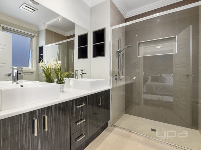 19 Desert Gum Way, Brookfield VIC 3338