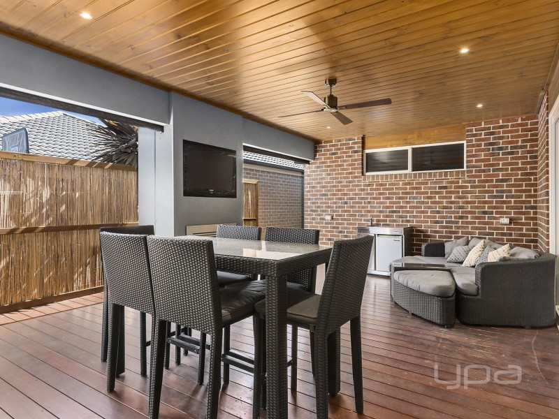 19 Desert Gum Way, Brookfield VIC 3338