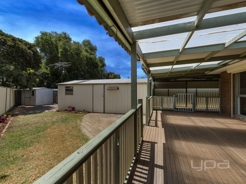 16 Mitchell Road, Melton South VIC 3338