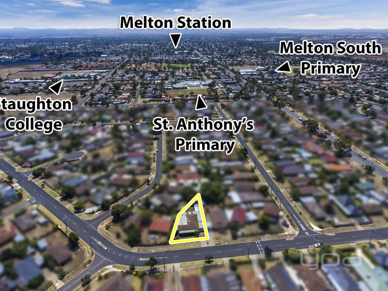 16 Mitchell Road, Melton South VIC 3338