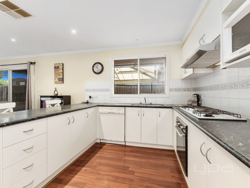12 Harrington Drive, Melton West VIC 3337