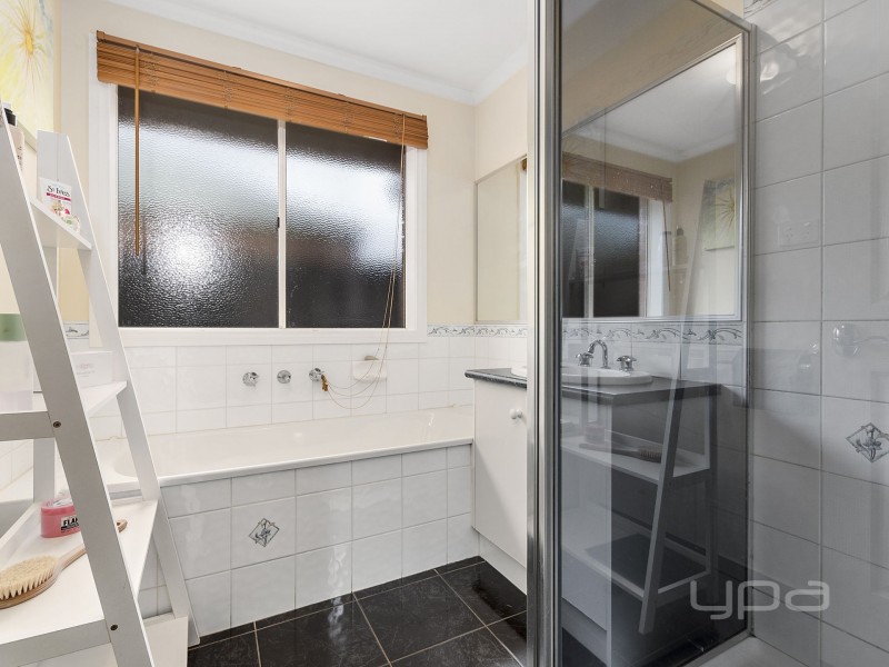 12 Harrington Drive, Melton West VIC 3337