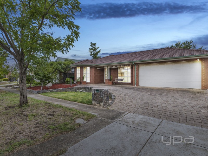 12 Harrington Drive, Melton West VIC 3337