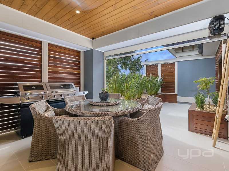 11 Castletown Boulevard, Melton South VIC 3338