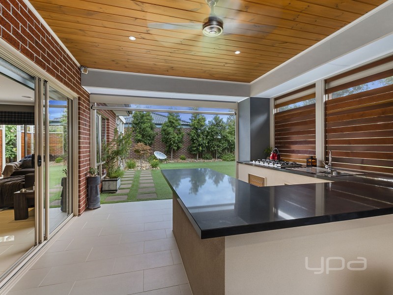 11 Castletown Boulevard, Melton South VIC 3338