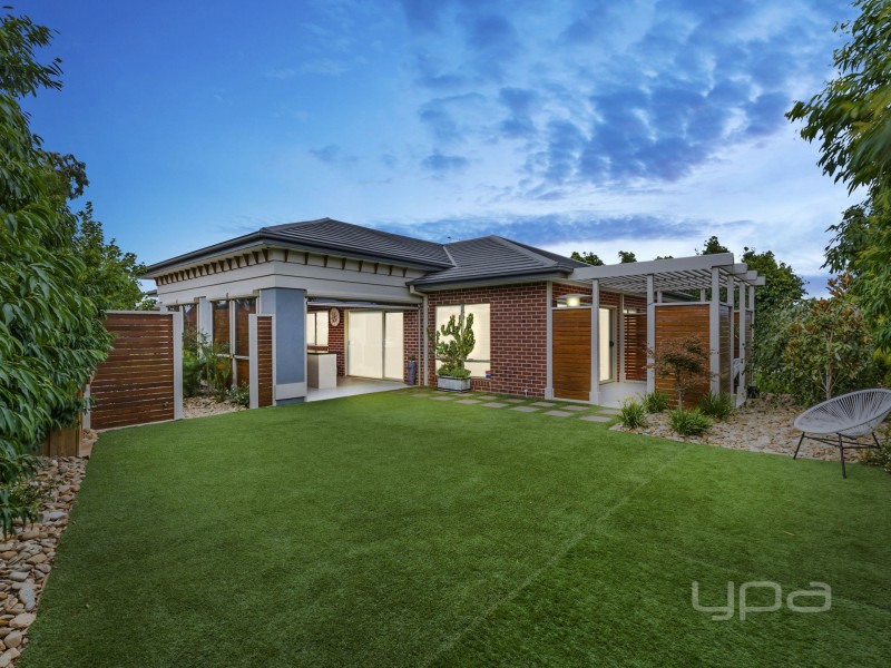 11 Castletown Boulevard, Melton South VIC 3338