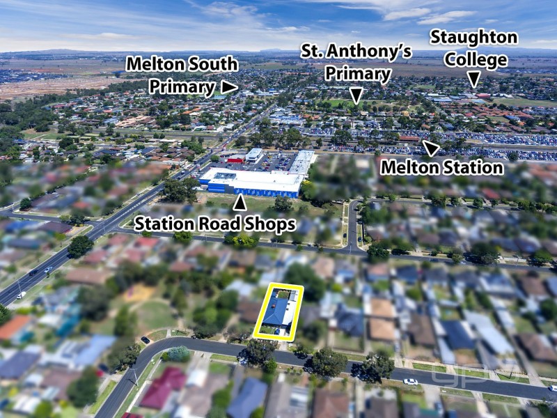 9 Acacia Crescent, Melton South VIC 3338