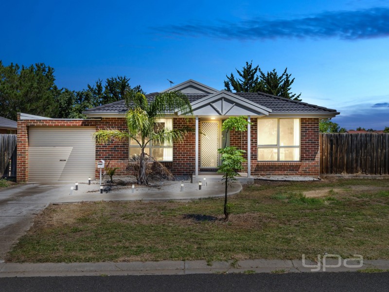 2/43 Smoult Drive, Kurunjang VIC 3337