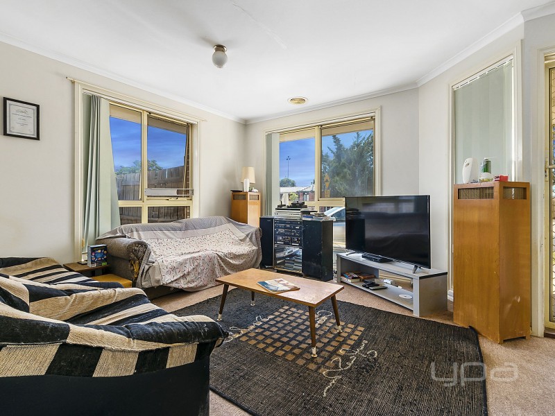 2/43 Smoult Drive, Kurunjang VIC 3337