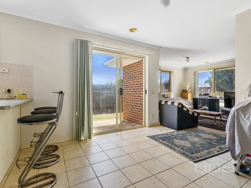 2/43 Smoult Drive, Kurunjang VIC 3337