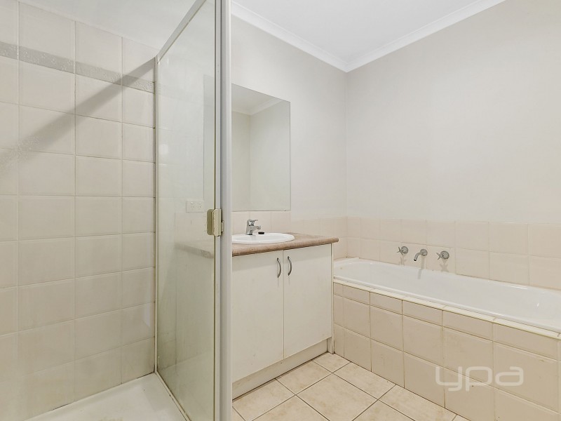 2/43 Smoult Drive, Kurunjang VIC 3337