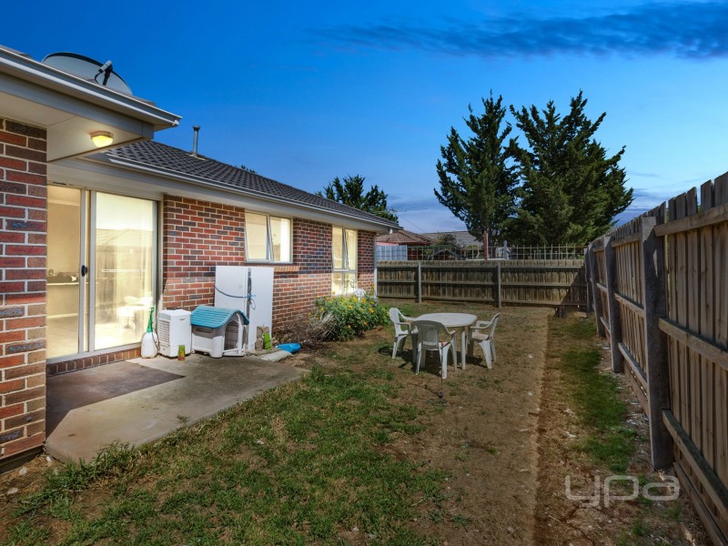 2/43 Smoult Drive, Kurunjang VIC 3337