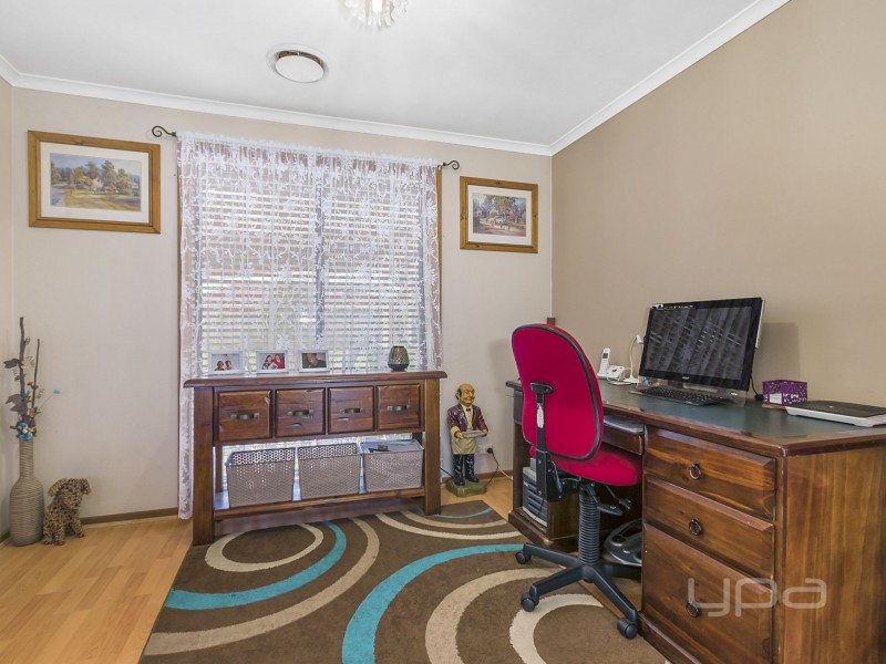 12 Moodie Street, Melton South VIC 3338