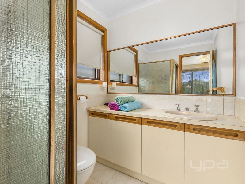 12 Moodie Street, Melton South VIC 3338