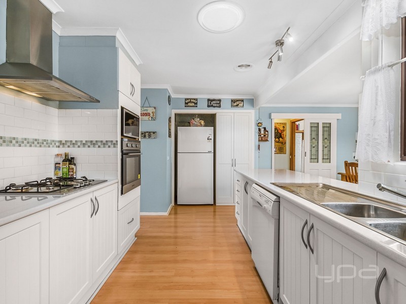 12 Moodie Street, Melton South VIC 3338