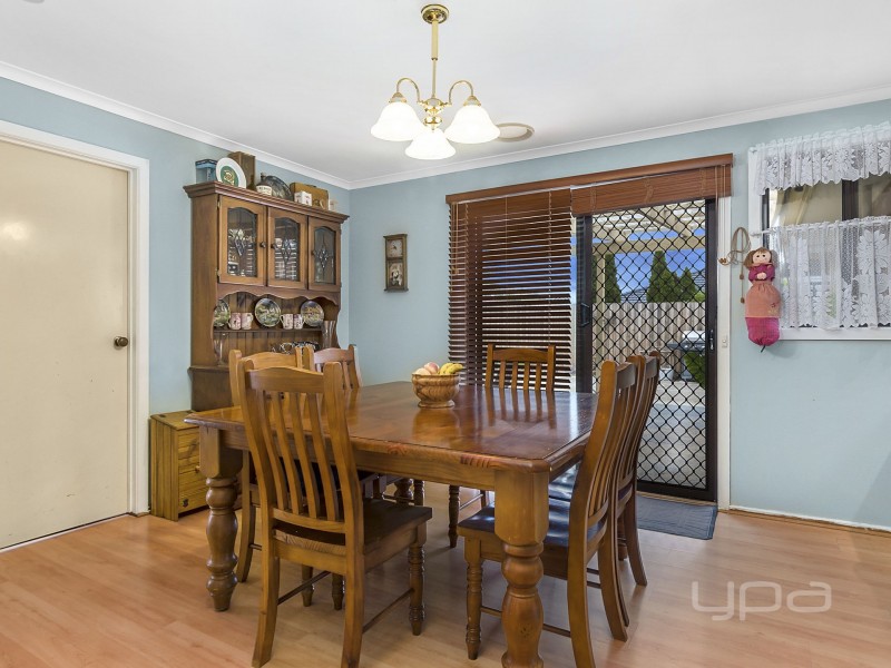 12 Moodie Street, Melton South VIC 3338