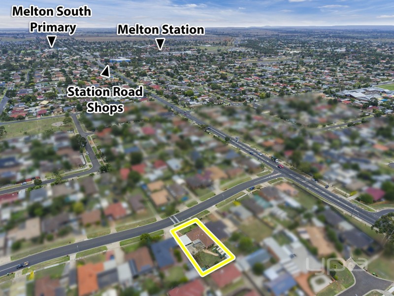 12 Moodie Street, Melton South VIC 3338