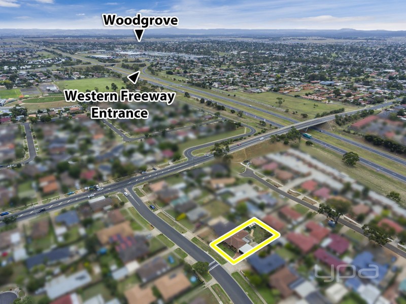 12 Moodie Street, Melton South VIC 3338