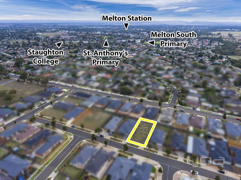 13 Horseman Drive, Melton South VIC 3338